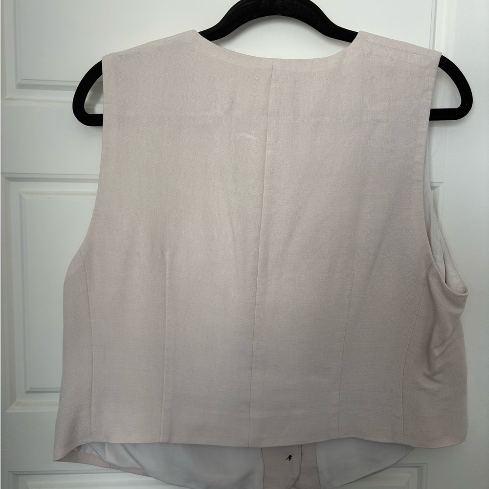 H&M Cream Button-Up Vest - Picture 2 of 4